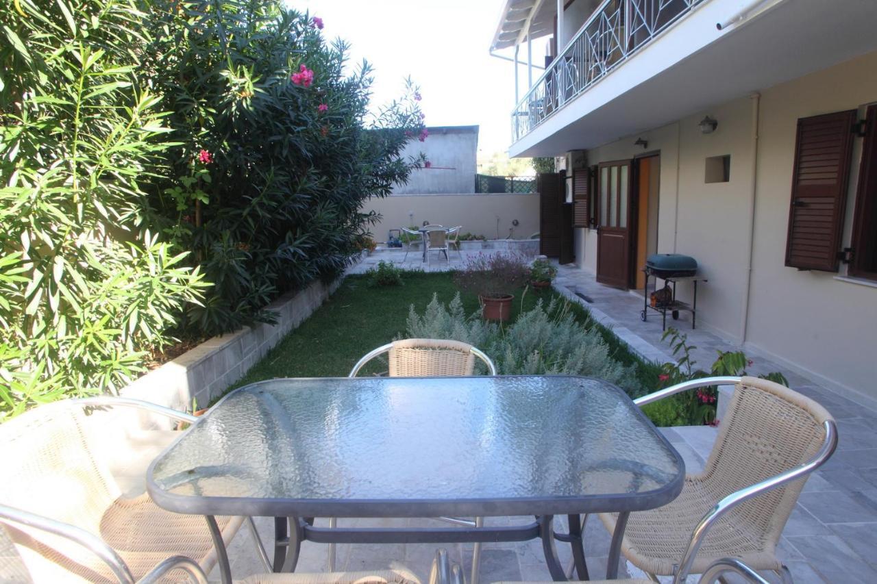 Vicky Apartments Nikiana Exterior photo